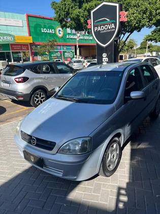 CHEVROLET CORSA 1.0 MPFI 8V GASOLINA 4P MANUAL CHEVROLET CORSA 1.0 MPFI 8V GASOLINA 4P MANUAL